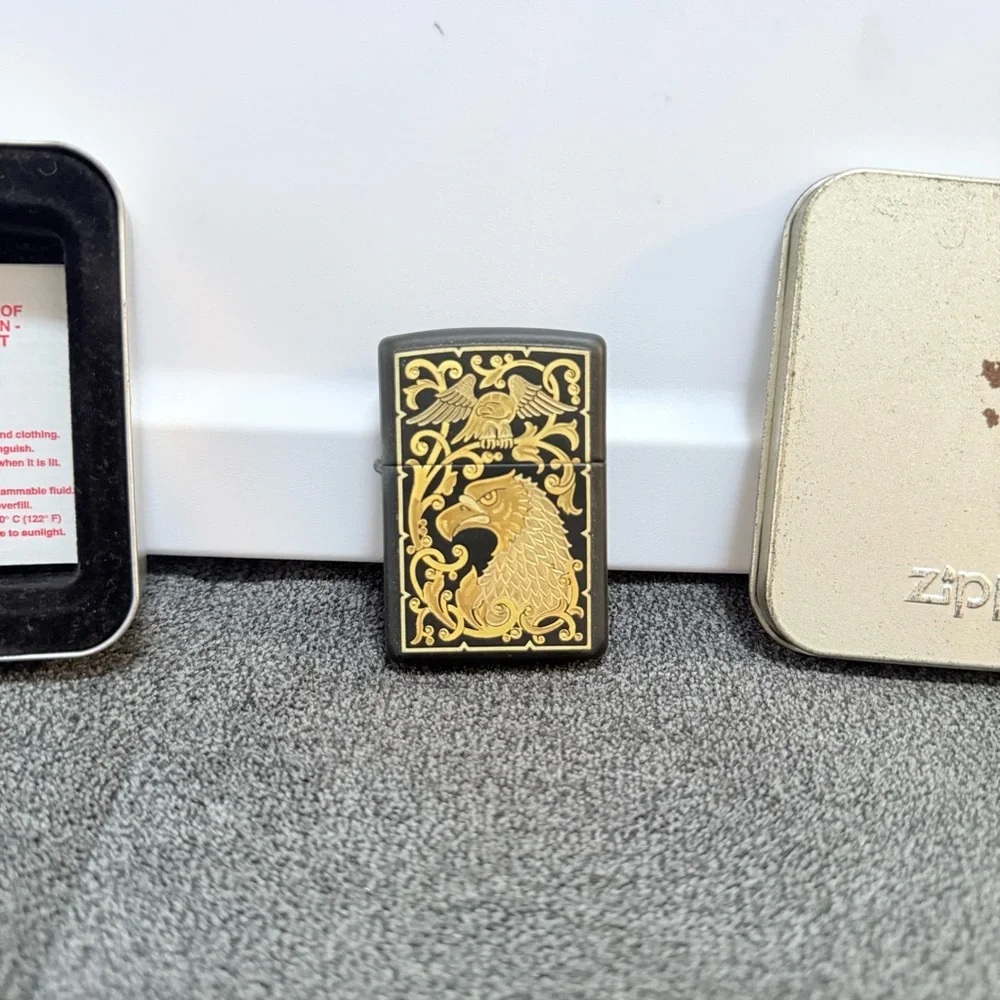 Zippo Lighter Toledo Fierce Guardian with 18ct Gold Leaf Inlay - Picture 3 of 8